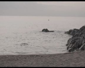 Beach of Two Exhibitionists - Romantic Erotica