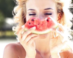 Nude Art - Sunny Girl