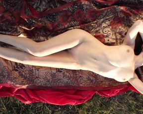 Nude Girl - Outdoors Nice