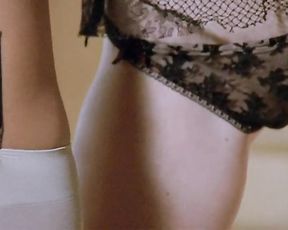 Girlfriends - Lesbian Sex Film - Andrew Blake (2001)