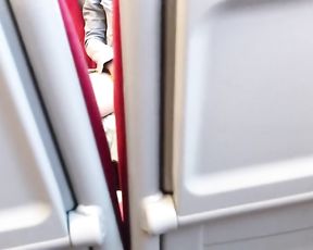 Scorching gal caught jerking on public instruct