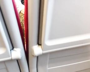 Scorching gal caught jerking on public instruct