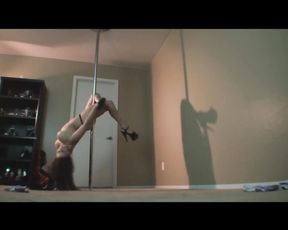 Big Culo White Woman (LARGE BOOTIE MILKY DOLL) Erotic Unclothe Tease