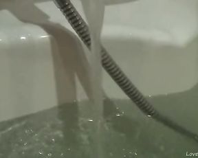 Ultra-Super-Cute glamour bathtub together