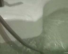 Ultra-Super-Cute glamour bathtub together