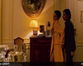 natalie portman downright bare and erotic flick vignettes