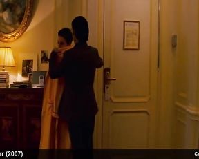 natalie portman downright bare and erotic flick vignettes