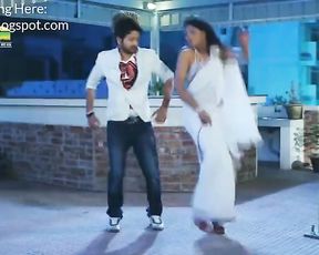 Bangla Flick Super-Fucking-Hot Actress Moushumi Hamid Showing Deep Stomach Button and Titties Glamour