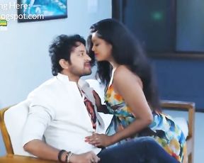 Bangla Flick Super-Fucking-Hot Actress Moushumi Hamid Showing Deep Stomach Button and Titties Glamour