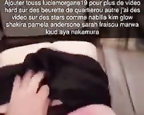 UNE BEURETTE SAIGNE a FORCE DE SE PRENDRE DES FESSÉES