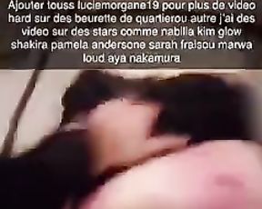 UNE BEURETTE SAIGNE a FORCE DE SE PRENDRE DES FESSÉES