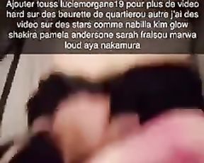 UNE BEURETTE SAIGNE a FORCE DE SE PRENDRE DES FESSÉES