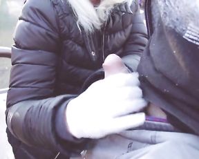 - 4K -FUCK CORONAVIRUS ! -RISKY OUTDOOR FOREARM JOB IN PARK, POP-SHOT ADELLA JAY