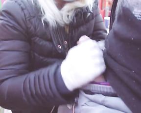 - 4K -FUCK CORONAVIRUS ! -RISKY OUTDOOR FOREARM JOB IN PARK, POP-SHOT ADELLA JAY