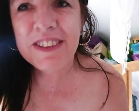 Housewife Tells me Dirty Story while Draining me