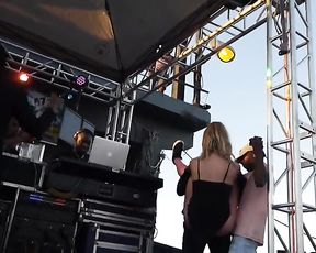 Sexual Dance - White Daughters-In-Law-In-Law Perceive the Rhythm of Dark-Hued Men - Pinch 1