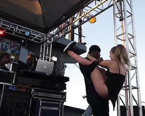 Sexual Dance - White Daughters-In-Law-In-Law Perceive the Rhythm of Dark-Hued Men - Pinch 1