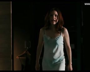 Amanda Seyfried - Baps, Butt & Dark-Hued Lingerie - Chloe (2009)