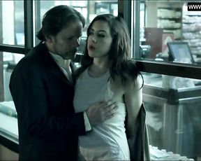 Aubrey Plaza - Undergarments, Sans Hooter-Sling & Killer Scenes + Doggie-Style