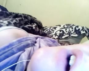 Groaning Teen Getting Off Delicate Pinkish Lips Speaking Orgasm