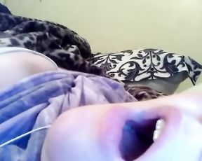 Groaning Teen Getting Off Delicate Pinkish Lips Speaking Orgasm