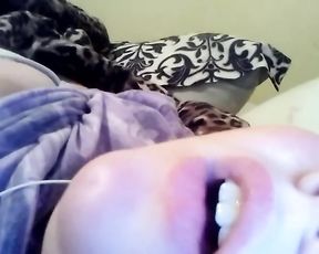 Groaning Teen Getting Off Delicate Pinkish Lips Speaking Orgasm
