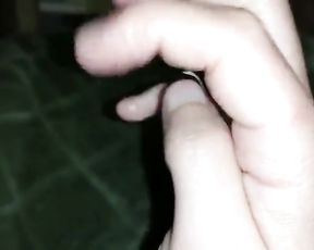 Damsel mitt fetish and screws biting glamour handworship asmr Fétichisme des mains de ladies et d%27ongles rongés culte erotique des mains asmr