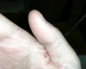 Damsel mitt fetish and screws biting glamour handworship asmr Fétichisme des mains de ladies et d%27ongles rongés culte erotique des mains asmr