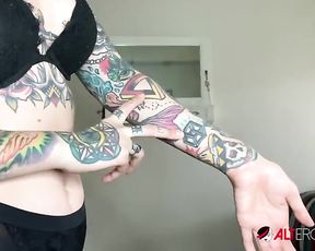 Thin babe Rocky Emerson drains during quarantine