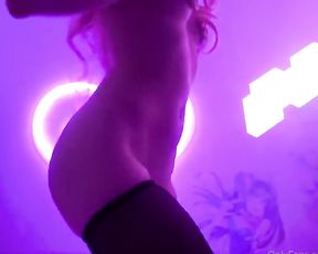 BELLE DELPHINE - SLURP MY ASS NAKED ONLY FANS VIDEO