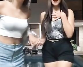 Rica Flaca , Haciendo Tik Tok