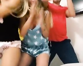 Oops ! Titties out on TikTok