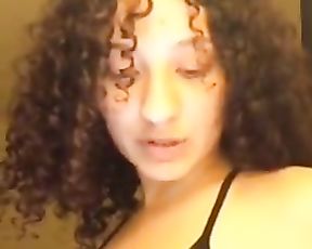 Lightskin Stunner Muddy Dancing in Teasing