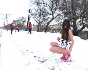 Naya Flower for Art Naked in Public Projekt