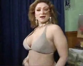 Yam-Sized Bum Paki Aunty Jiggles Super Hot Begumi Milk Cans to Softcore Indian Bollywood Song