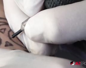 Gigantic bap babe Mara Martinez gets tattooed then boinked