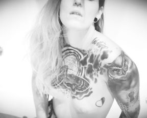 E-Rock - Strip at BathRoom