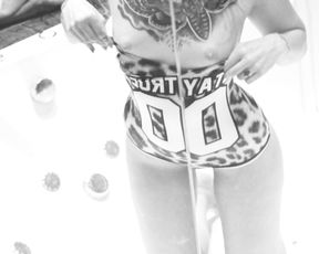 E-Rock - Strip at BathRoom