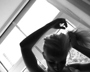 Music Strip from Fitness-Blonde