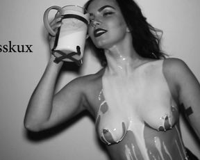 Short Nude Video - Spoiled Milk