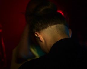 Ze Royale, Jasko Fide - The toilet line (lesbian scene) - XConfessions 11 (2017)