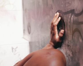 Ze Royale, Jasko Fide - The toilet line (lesbian scene) - XConfessions 11 (2017)