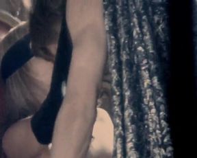 Hot actress Monet Mazur Nude - Stoned (UK 2005) 