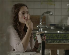 TV show scene Aleksandra Poplawska Nude - Miasto skarbow s01e09 (2017) 