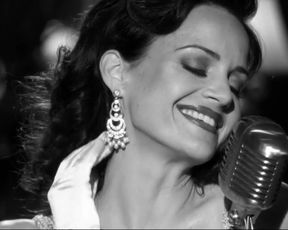 Carla Gugino sexy – Hotel Noir (2012)