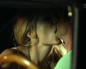 Sarah Baldwin sexy – Mantervention (2014)