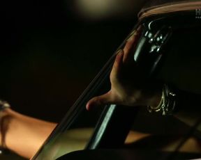 Sarah Baldwin sexy – Mantervention (2014)