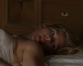 Ali Larter - Crazy (2008)