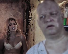 Arielle Cezanne Sexy - Insectula! (2015)