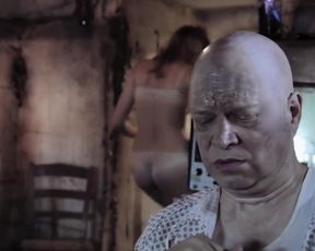 Arielle Cezanne Sexy - Insectula! (2015)